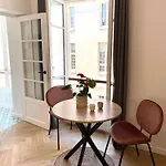 Splendid - Near Eiffel Tower *